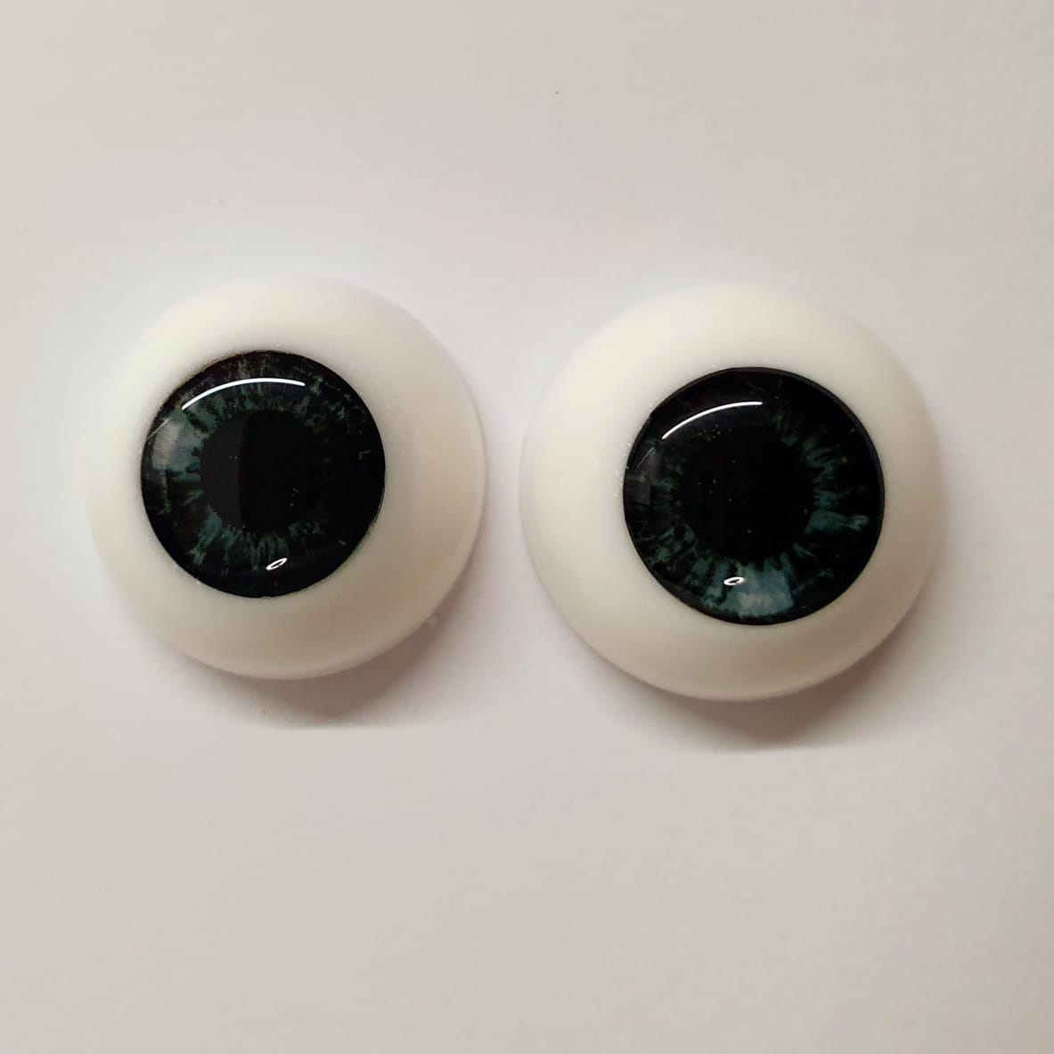 Olhos realistas preto 22 mm . cores raras e exclusivas