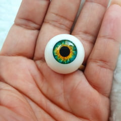 Olhos realistas verde topázio
